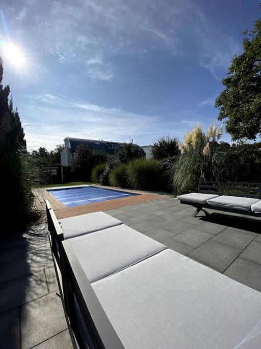Mit Pool